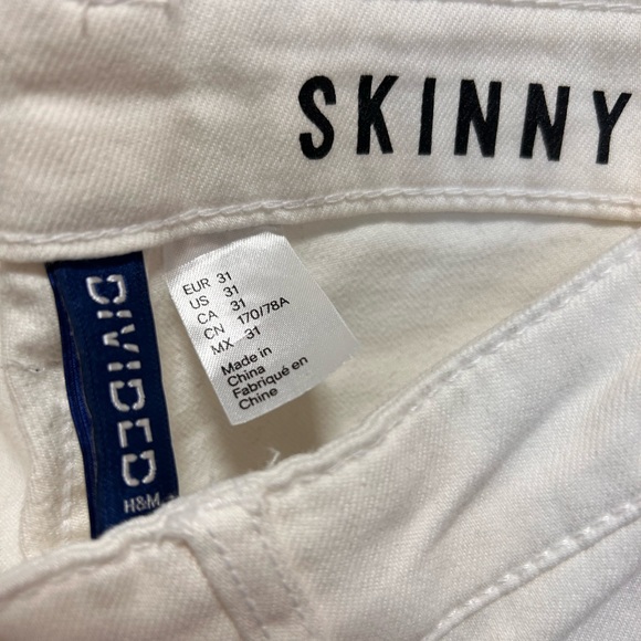 Jean - Picture 3 of 11